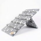 Lora kutyarámpa 80 x 40cm - szürke alapon fehér szívek és tappancsok