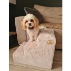 Lépcső oldalnézetből bézs színben