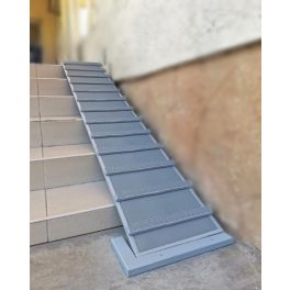 Kültéri és beltéri lépcsőre rámpa